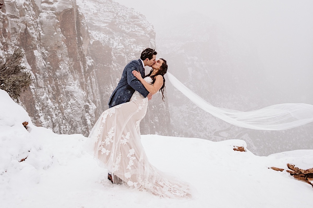 Winter Best Elopement Dresses 